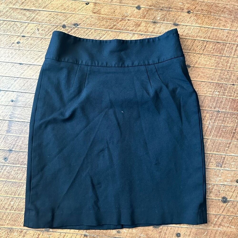 Banana Republic business casual black size 2 dark academia pencil skirt